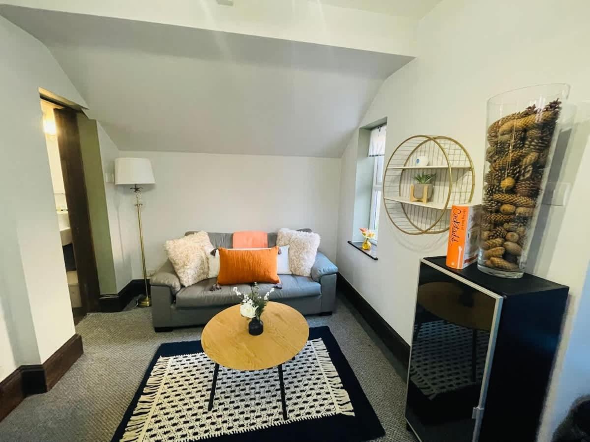 Cosy 1br Apt, Centre, Free Parking, By Derbnb